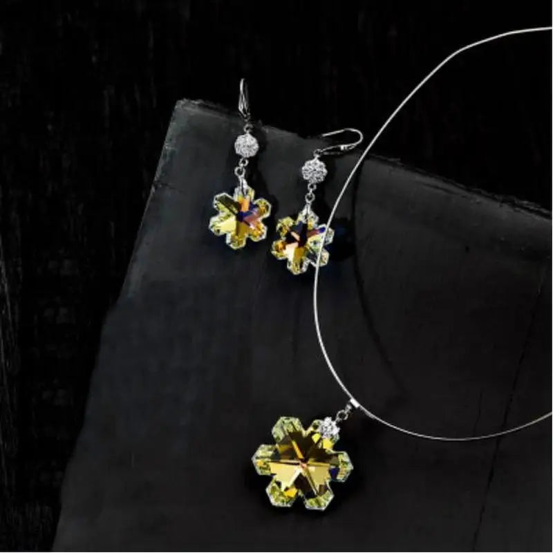Quality Top Drilled Crystal AB Pendant Style Snowflake For Jewelry Making Necklaces Earrings 28 Pieces 14mm